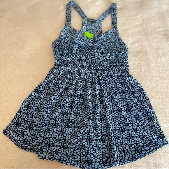 Express Sleeveless Floral Flutter Blouse - Size S - Picture 7 of 12